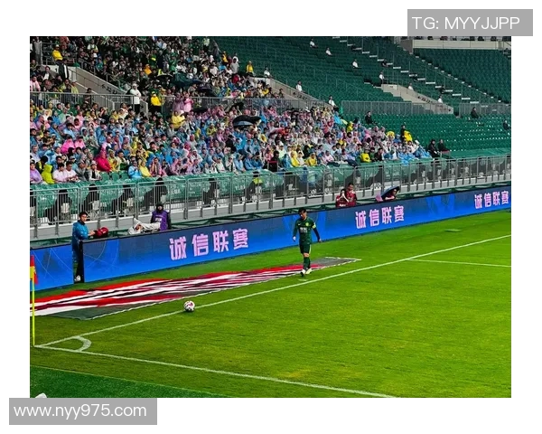 全球足球明星奖揭晓引发热议球迷期待新一届传奇球员的诞生 全球足球明星奖揭晓引发热议球迷期待新一届传奇球员的诞生