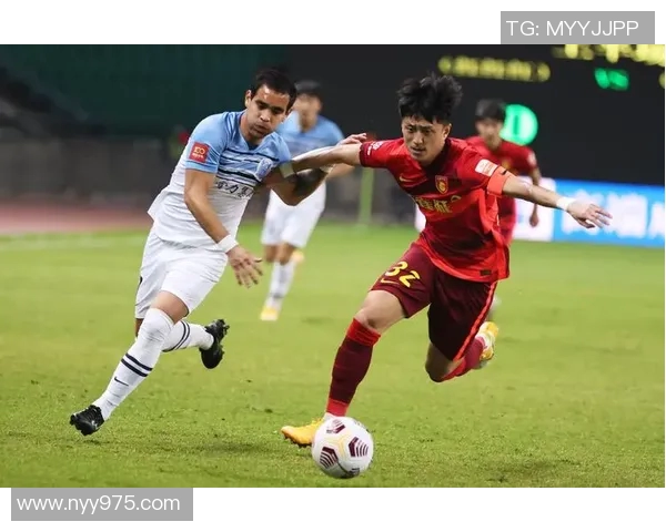 武汉足球队与上海足球队赛后分析个人能力的深度探讨与总结 武汉足球队与上海足球队赛后分析个人能力的深度探讨与总结